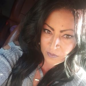 Meet your Posher, Lorie